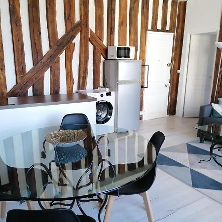 Appartement Evasion autour de poutres et pierres plein centre à Orléans Extérieur photo