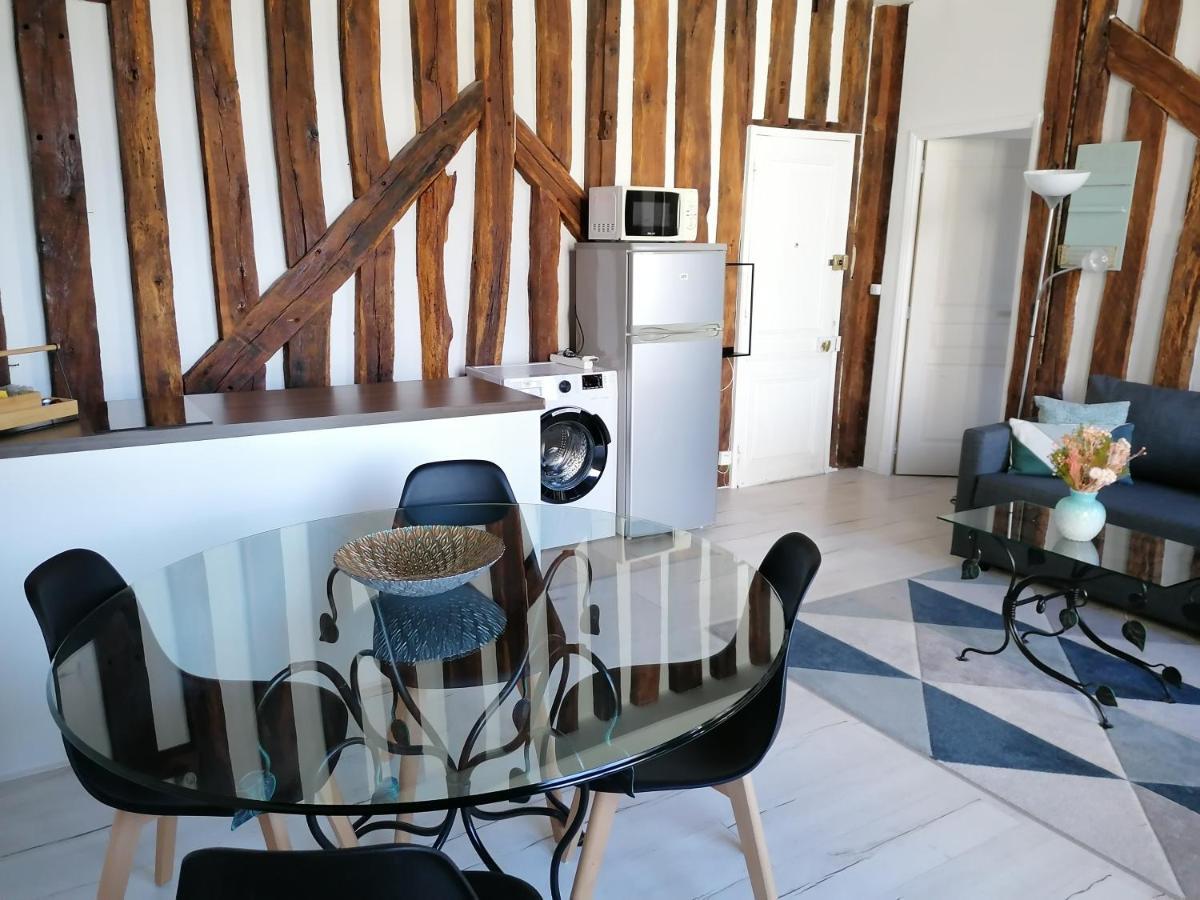 Appartement Evasion autour de poutres et pierres plein centre à Orléans Extérieur photo